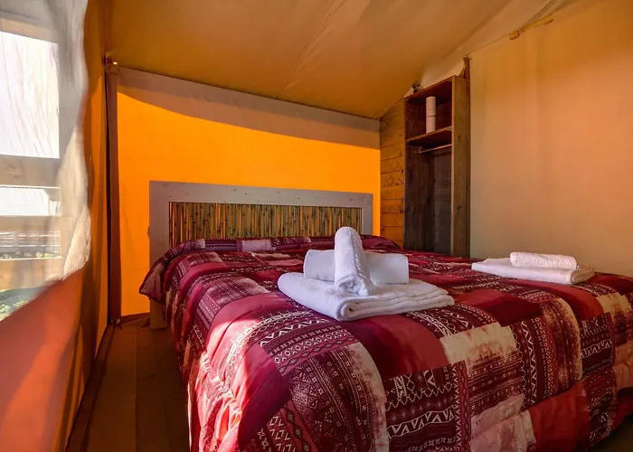Glamping Diacceroni Luxe tent